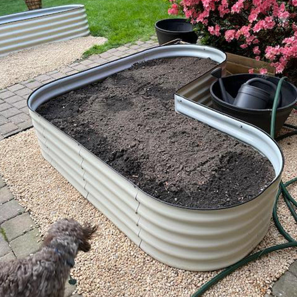 17 in.H Heart-shaped Metal Garden Bed